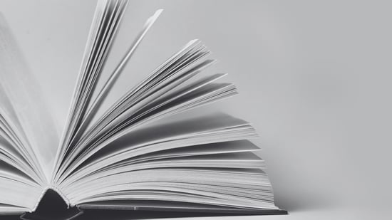 Best Road Trip Horror Books: Haunting Stories for the Open Road