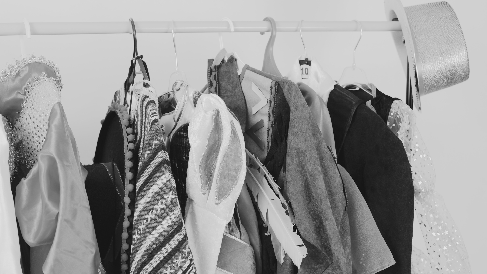 Easy Halloween Costumes: 10 Simple Ideas for Last-Minute Costume Success